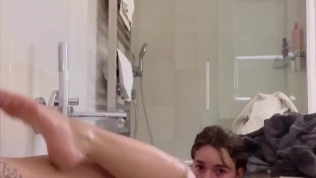 Anna Malygon (Maligoshik.a) Leak Onlyfans – Nude In Bathtub